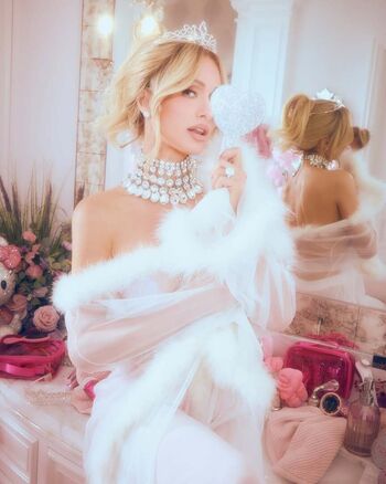 Full leaked Paris hilton page private photo