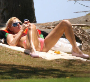 Full leaked Paris hilton private photo