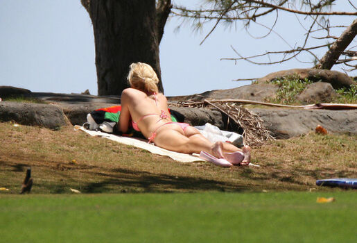 Full leaked Paris hilton private photo