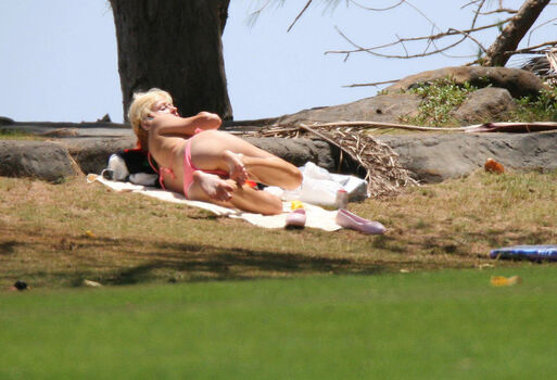 Full leaked Paris hilton private photo