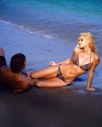 Full leaked Paris hilton private photo