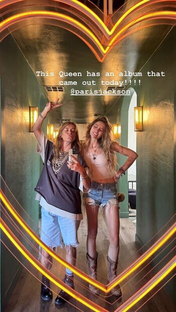 Full leaked Paris jackson private photo