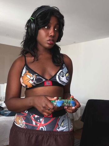 Full leaked Paris senpai private photo