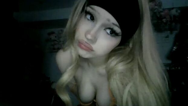 Full leaked Parisbunny private photo
