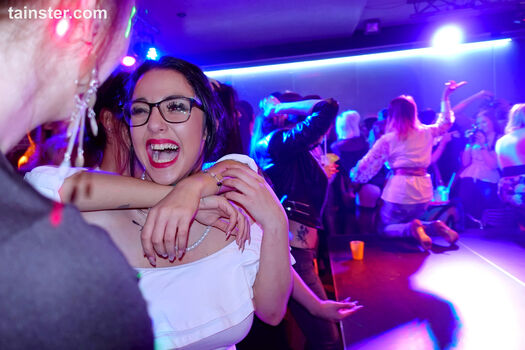 Full leaked Party hardcore model thread page private photo
