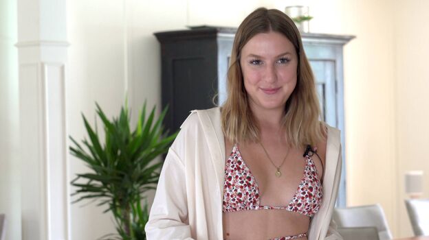 Full leaked Pascale deblois private photo