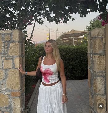 Full leaked Paulagze private photo