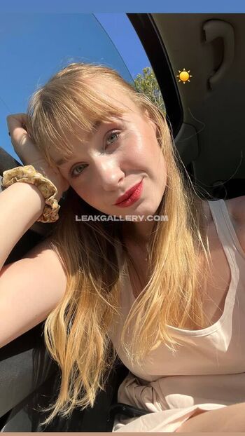 Full leaked Pavlikova private photo