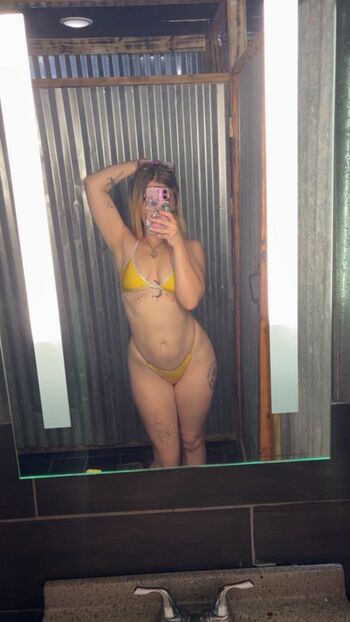 Full leaked Peachesprem private photo