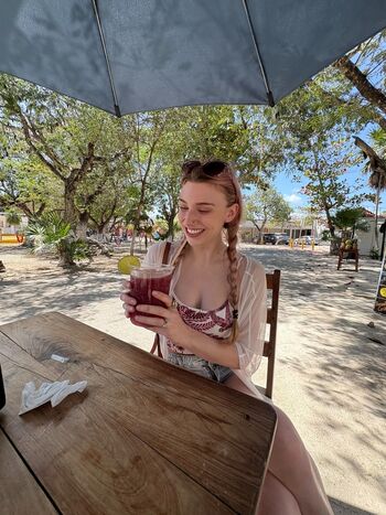 Full leaked Peachfyi page private photo
