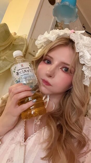 Full leaked Peachmilky private photo