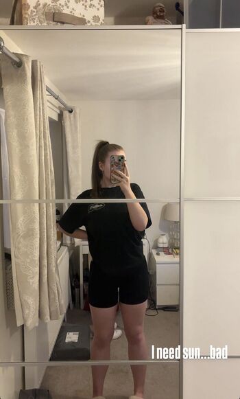Full leaked Peachylivv private photo