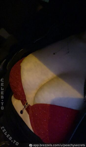 Full leaked Peachysecrets private photo