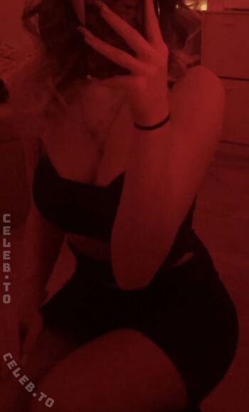 Full leaked Peachysecrets private photo