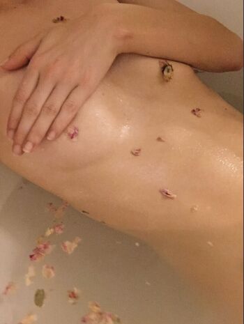 Full leaked Pearlcorridor private photo