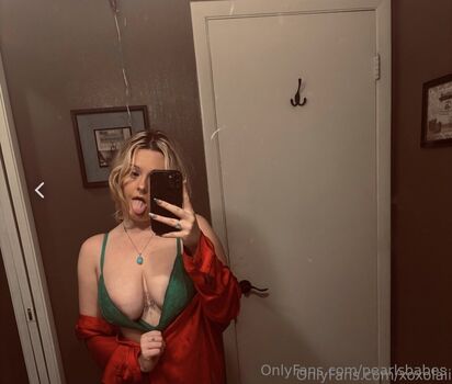 Full leaked Pearlsbabes private photo