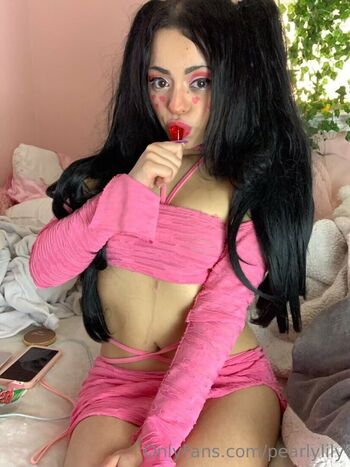 Full leaked Pearlylily private photo