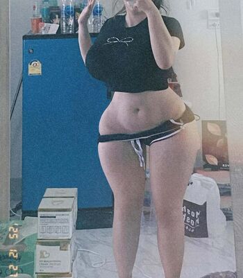 Full leaked Pee nurse private photo