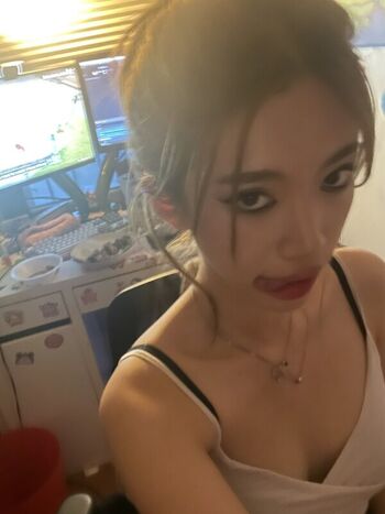 Full leaked Penpuin private photo