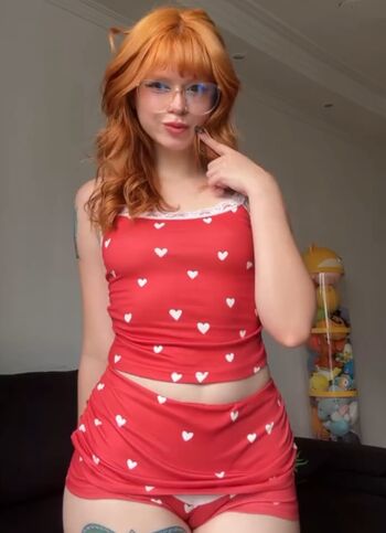 Full leaked Pequenaafoca private photo