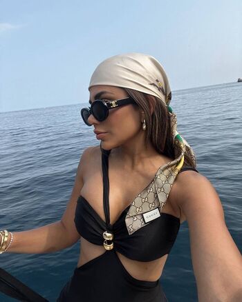 Full leaked Persian page private photo