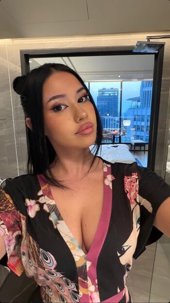 Full leaked Petitebruneone private photo