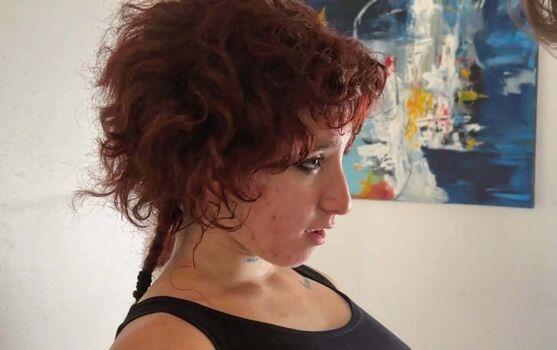 Full leaked Petiterousse private photo