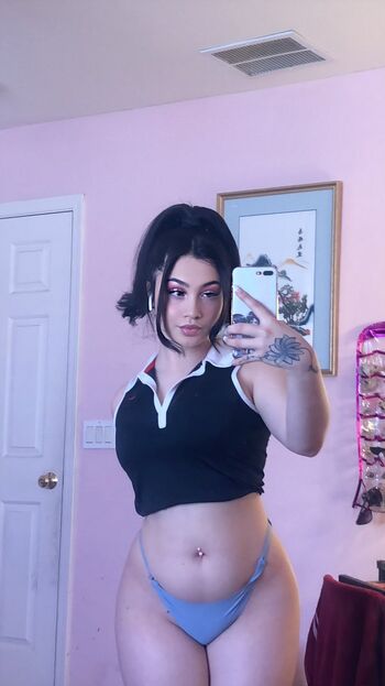 Full leaked Petunia private photo