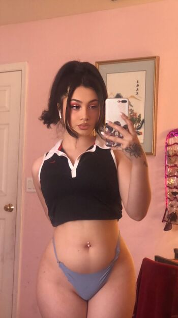 Full leaked Petunia private photo