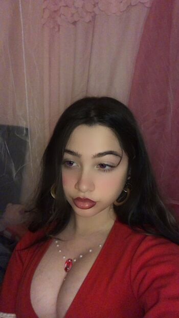 Full leaked Petunia private photo