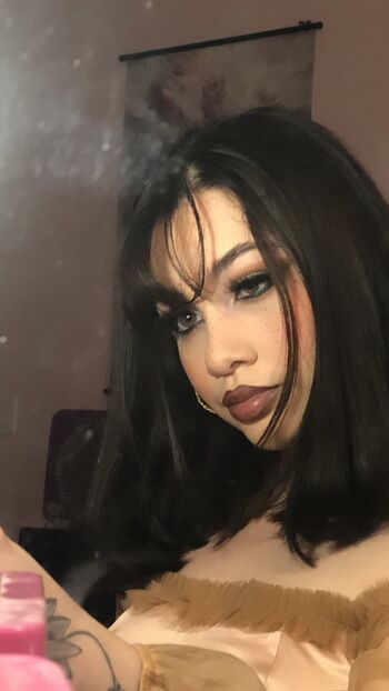 Full leaked Petunia private photo