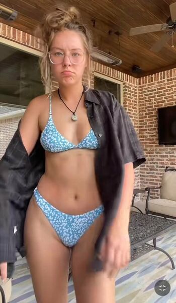 Full leaked Peyton coffee private photo