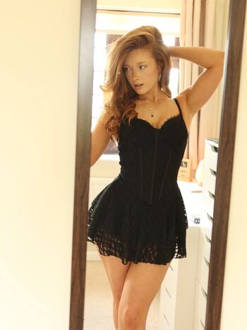 Full leaked Pheobeisginger page private photo