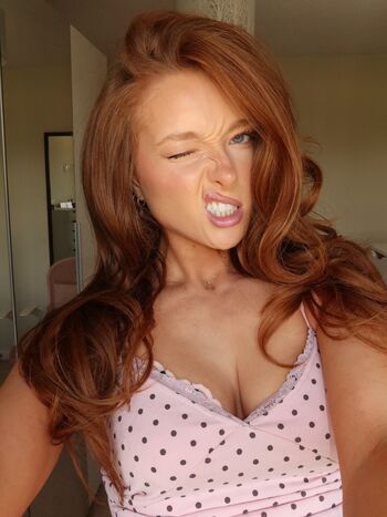 Full leaked Pheobeisginger private photo