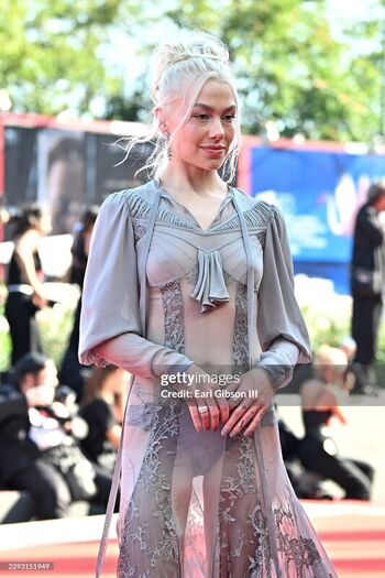 Full leaked Phoebe bridgers private photo