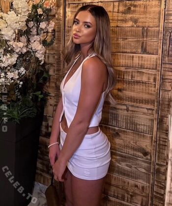 Phoebe Rose