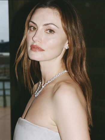 Full leaked Phoebe tonkin private photo