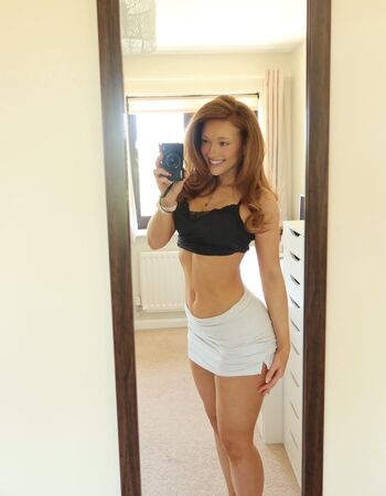 Full leaked Phoebeisginger private photo