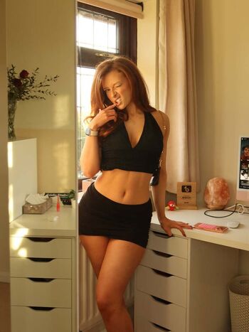 Full leaked Phoebeisginger page private photo