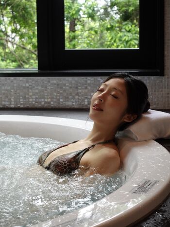 Full leaked Phoeberuchen private photo