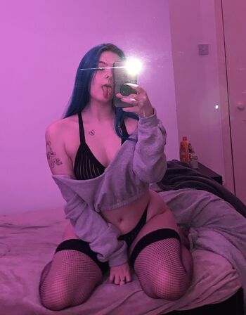 Full leaked Phoebslynx private photo