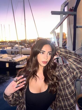 Full leaked Pina luongo private photo