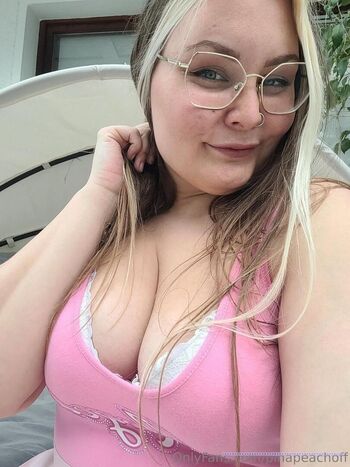 Full leaked Pina peach private photo