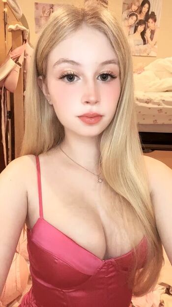 Full leaked Pinkiefangs private photo