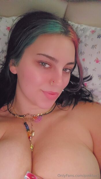 Full leaked Pinklux private photo