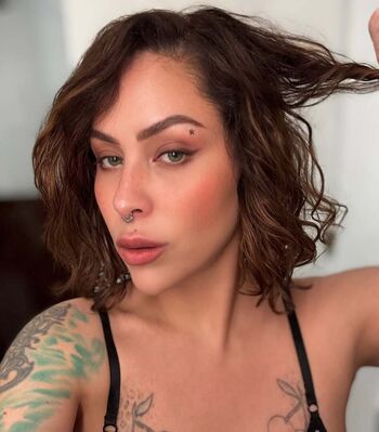 Full leaked Pitty private photo