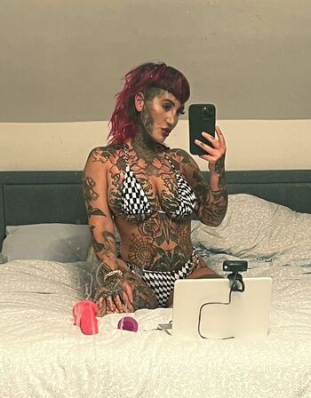 Full leaked Pixiepeachvip private photo