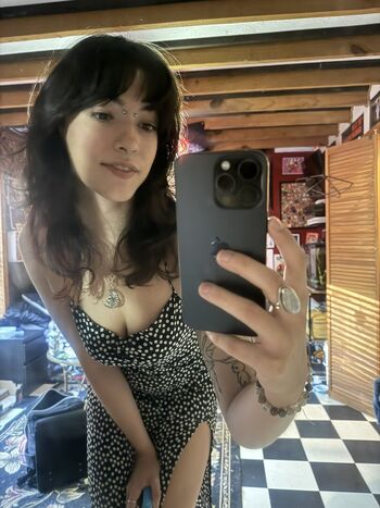 Full leaked Pixiexsnow private photo