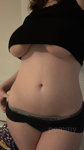Full leaked Pommy private photo