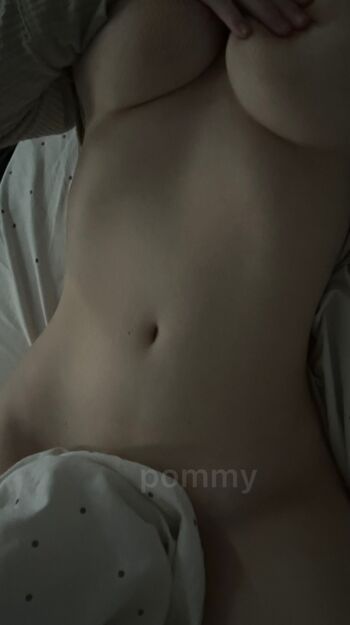 Full leaked Pommy private photo